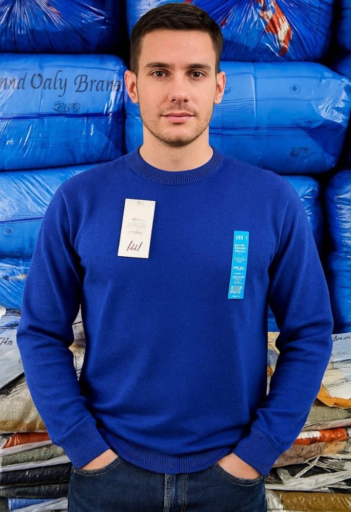 2026/01/115949.jpg basic blue jeans